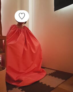 ご感想はこちら✨
　
お忙しい中久しぶりにお越しいただいたのですが…
「足が冷えて痛い時がある💦」
と足先の冷えがお辛そうでした💦
　
なので、今日は足蒸しを長めに
最後は全身蒸しでしっかり温まられました😌
　
よもぎ蒸し後には
「久しぶりに汗かいた😊」「身体が伸びる！」
と身体が温まりほぐれたのを実感されたようで
良かったです♡
　
寒いと身体が知らない間に縮こまってしまい
血流もさらに悪くなってしまいます💦
　
今こそよもぎ蒸しやおふろでしっかり温まり
運動やストレッチも忘れずにやっていきましょう♪
（私も運動とストレッチを毎日頑張ってます❣️）
　
　
『ほほえみ』ではよもぎ蒸しだけではなく
助産師としてお伝えできることもお話ししております✨
　
　
特に生理にトラブルを抱えている方、妊活中の方、妊娠中の方、産後の方には「ほほえみ」がオススメです♡
　
　
＊——————————＊
 
よもぎ蒸しサロン「ほほえみ」
　
助産師✖️よもぎ蒸し

よもぎ蒸しや冷え、妊娠、女性の身体のお話
2児のママとしての思いも発信します✨

@mw_konomi のプロフィールから
よもぎ蒸しサロンの予約、他の投稿を見られます✨　
　
HPも完成したのでぜひチェックしてみてください😊
HPはプロフィールのリンクから✨

＊——————————＊

　
　
#滋賀県#滋賀県長浜市#長浜市よもぎ蒸しサロン#助産師とよもぎ蒸し#よもぎ蒸しサロンほほえみ#長浜市ママの味方 #笑顔の循環#こころとからだを温める